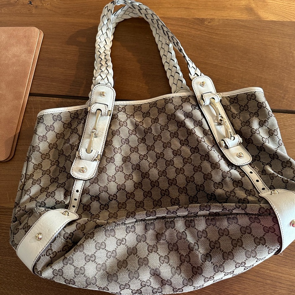 Gucci Monogram Beige and White Tote - Picture 2 of 4